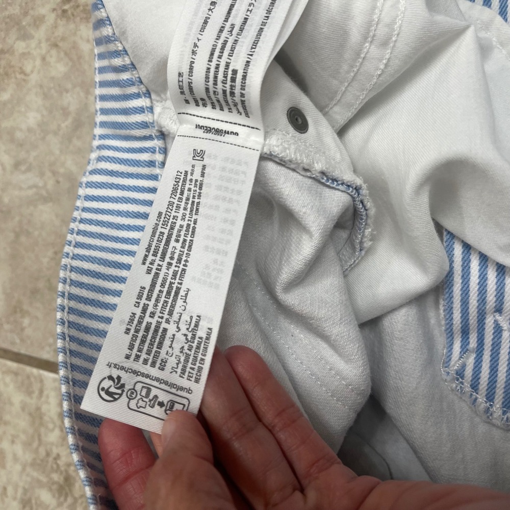 Abercrombie & Fitch 90s Relaxed High Rise Hickory Stripe Jeans Blue White 16LONG - Picture 11 of 13